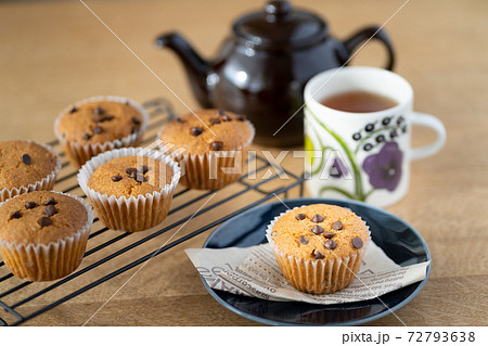 自宅でお菓子作り 72793638