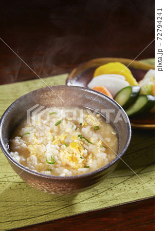 鍋料理の〆はやっぱり雑炊ですね 72794241