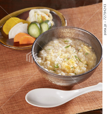 鍋料理の〆はやっぱり雑炊ですね 鍋料理の〆はやっぱり雑炊ですね 72794243