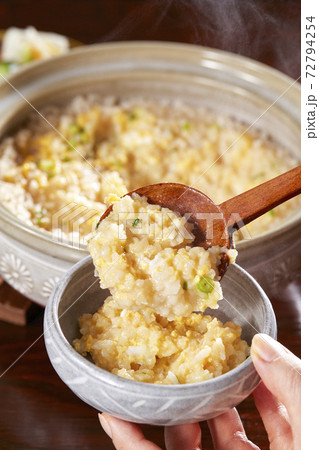 鍋料理の〆はやっぱり雑炊ですね 72794254