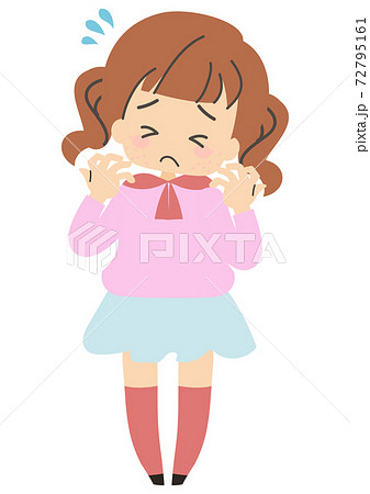 アレルギーで痒がる子供 アレルギーで痒がる子供 72795161