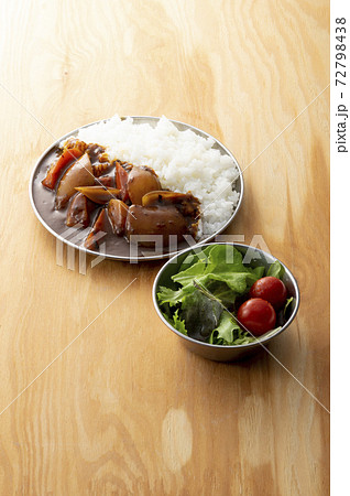 キャンプ飯 72798438