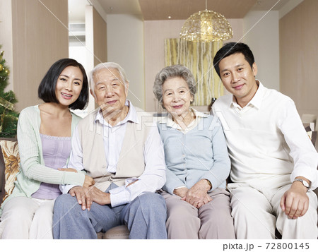 home portrait of a happy asian family 72800145