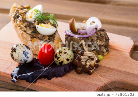 Mushroom tartare 72801502