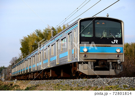 奈良線を走る205系普通電車 72801814