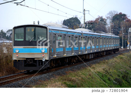 奈良線を走る205系普通電車 72801904