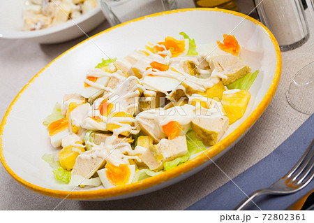 Salad of chicken fillet with pineapple 72802361