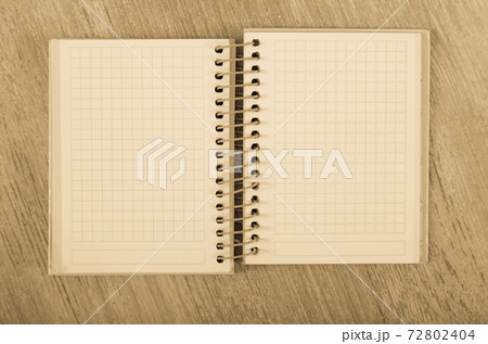 Empty notebook page 72802404
