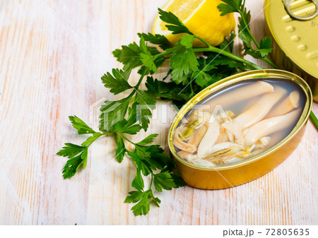 Navajas shellfish in oil 72805635