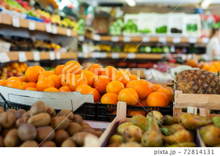 Picture of fresh seasonal fruits on counter Picture of fresh seasonal fruits on counter 72814131