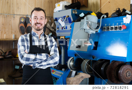 Worker displaying his workplace 72818291