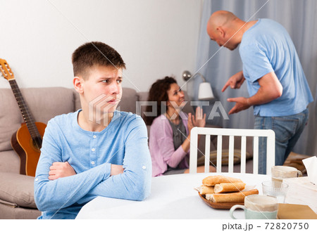 Son suffering from parents conflicts Son suffering from parents conflicts 72820750
