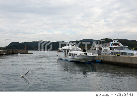 【和歌山県】　加太港　友ヶ島フェリー乗り場 72825443