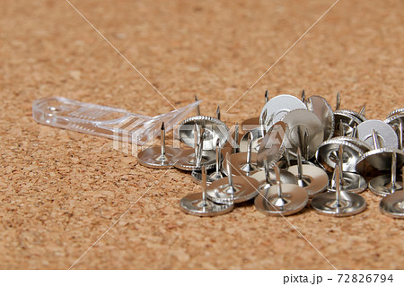 画びょう ピン 押しピン 日用品 雑貨 がびょう 針 文具 生活雑貨の写真素材