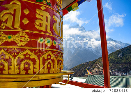 ネパール・チベット仏教のマニ車の写真素材 [72828418] - PIXTA