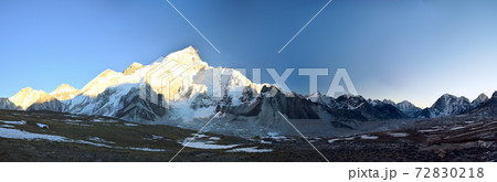 ネパール・ヒマラヤ  エベレスト街道の景色 72830218