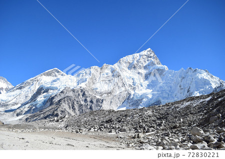 ネパール・ヒマラヤ  エベレスト街道の景色 72830221