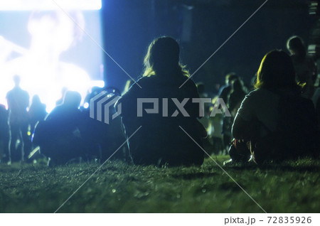 夏フェスの野外モニターの写真素材 夏フェスの野外モニターの写真素材
