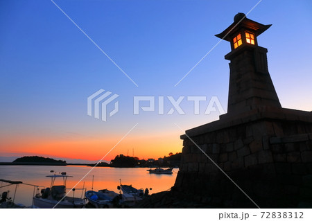 【広島県】鞆の浦 常夜灯の明かり 【広島県】鞆の浦 常夜灯の明かり 72838312