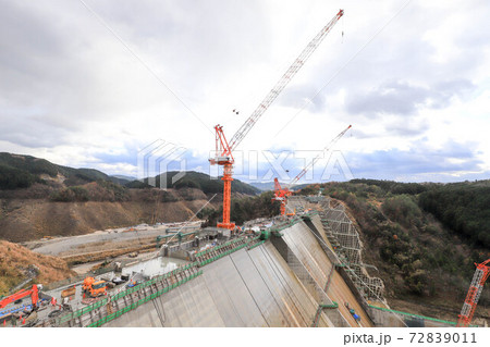 川上ダムの工事現場 72839011