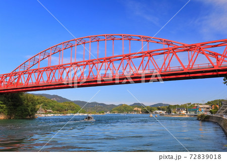 【広島県】晴天下の向島大橋 【広島県】晴天下の向島大橋 72839018