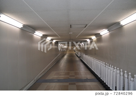 京成東成田駅と成田空港第2ターミナルを結ぶ通路 72840296