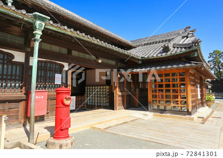 豊川稲荷、国内現役最古の郵便ポスト〈愛知県豊川市〉 72841301
