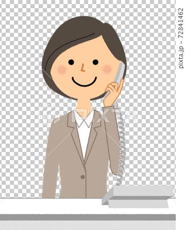電話するスーツの女性 72841462