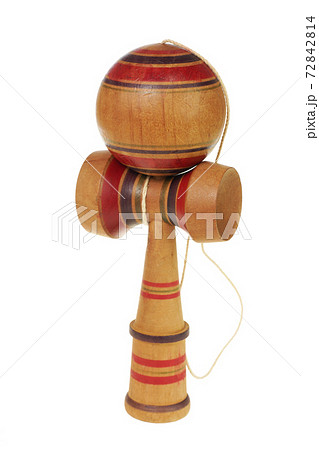 古い木製のけん玉 72842814