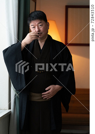 男性　着物　ライフスタイル 72843510