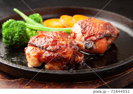 チキンステーキ 72844032