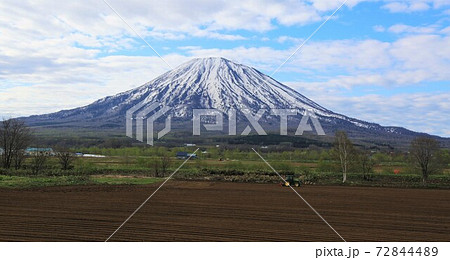 春の羊蹄山 春の羊蹄山 72844489