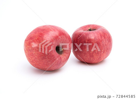 Whole ripe fuji apple isolated on white background Whole ripe fuji apple isolated on white background 72844585