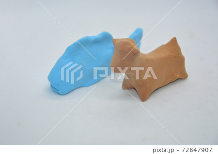 Children's toys molded from plasticine 72847907