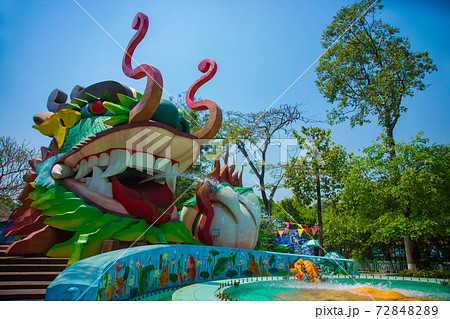 スイティエン公園の巨大な建造物　ドラゴンの彫像【ベトナムイメージ】 72848289