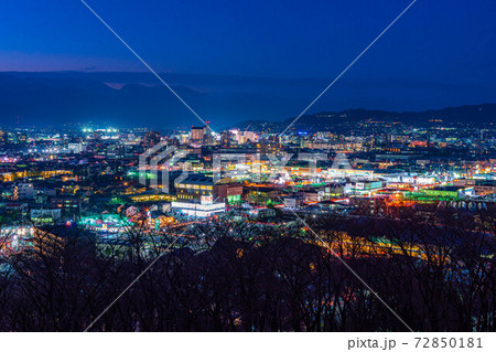 弘法山古墳から見た松本市の夜景 【長野県】 弘法山古墳から見た松本市の夜景 【長野県】 72850181