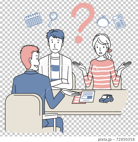 マイカーの対面相談をする夫婦 72850358