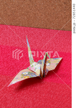おりがみ おり鶴 折紙 和風 鶴 折り鶴 日本 クラフト 手作り 創作物 ハンドメイド 工作の写真素材