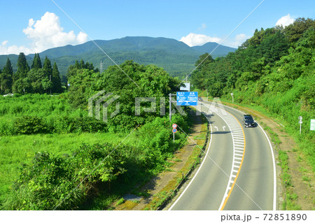 郡山駅から会津若松駅までの磐越西線車窓からの風景 郡山駅から会津若松駅までの磐越西線車窓からの風景 72851890
