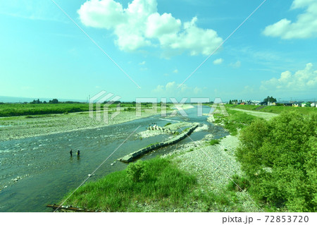 会津川口駅から会津駅までの只見線車窓からの風景 72853720