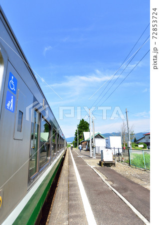 会津川口駅から会津駅までの只見線車窓からの風景 72853724