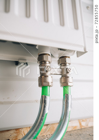 heating radiator with bottom connection pipes 72855750
