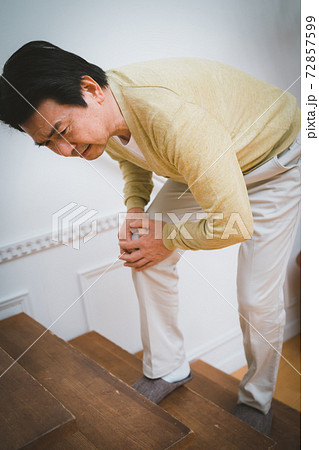 膝痛　60代男性 72857599