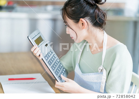 家計管理　主婦 72858042