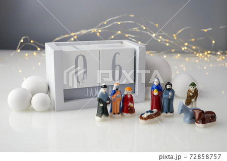 Happy Epiphany day, three kings day. Calendar with three kings on white background 72858757