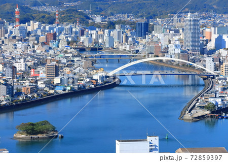 【高知県】五台山公園からの眺望（高知市街） 72859397