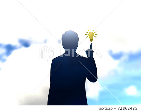 シルエット男性が電球アイコンを指差しているCGイラスト シルエット男性が電球アイコンを指差しているCGイラスト 72862435