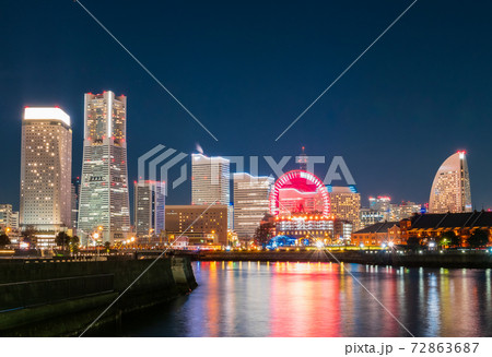 横浜 赤レンガ倉庫とみなとみらい21 夜景 横浜 赤レンガ倉庫とみなとみらい21 夜景 72863687