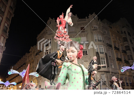 スペイン、バレンシア、サンホセの火祭り(4) 72864514