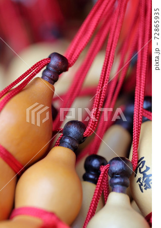 ひょうたん型の厄除け（上野天満宮　愛知県 名古屋市） 72865935